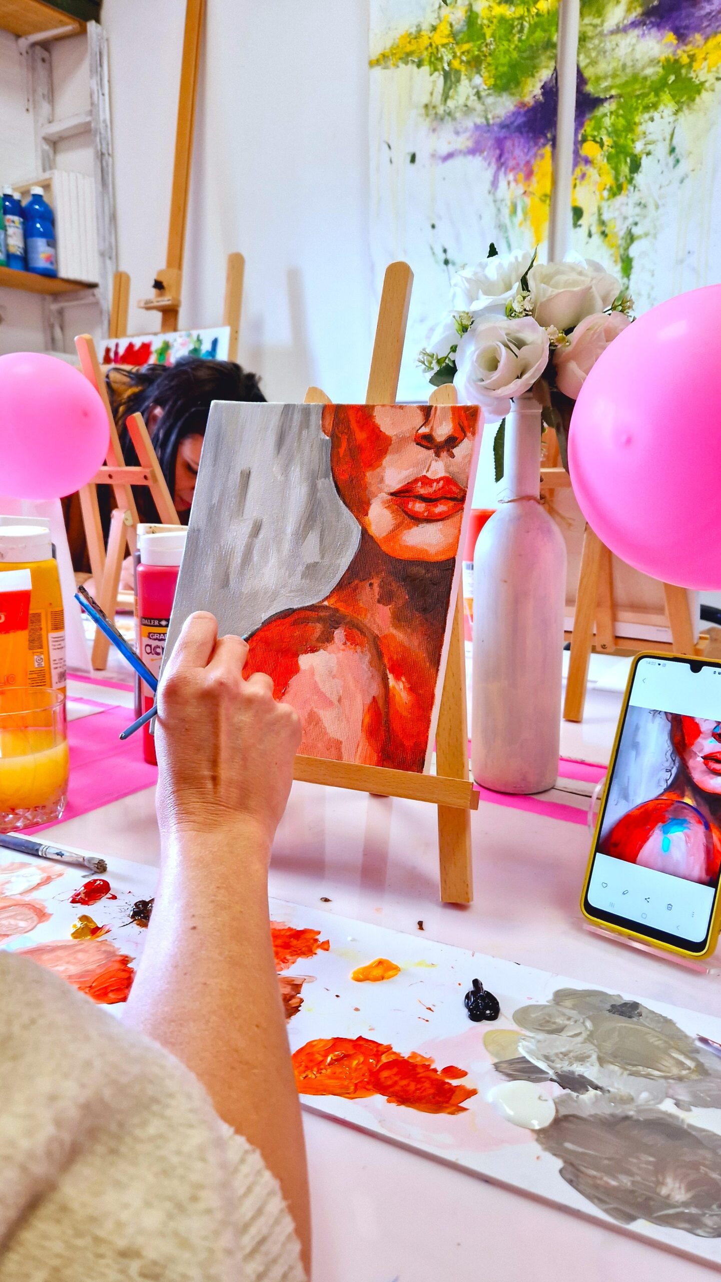 Atelier de peinture clôturé par un repas de couscous traditionnel